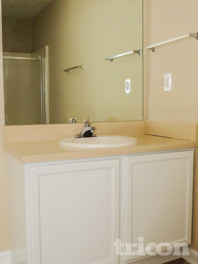 Building Photo - 8036 Harmony Lakes Dr