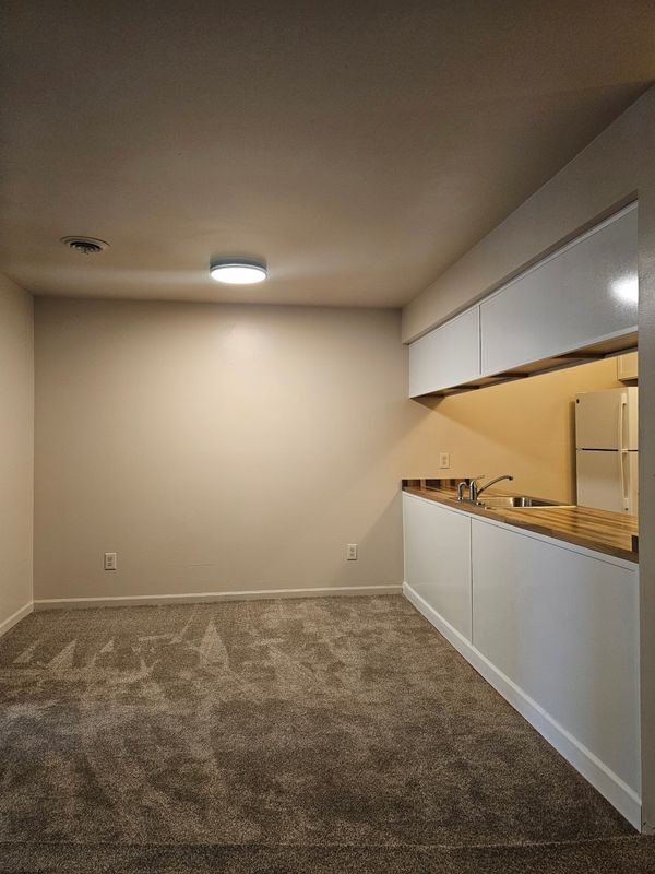 Building Photo - 29936 Utica Rd