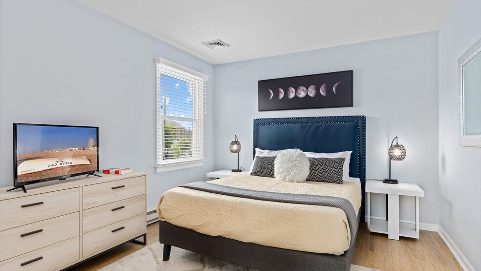 Building Photo - 714 West Ave