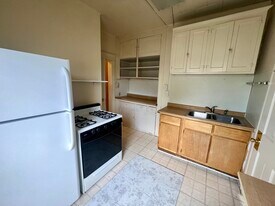 Building Photo - 425 Niagara St