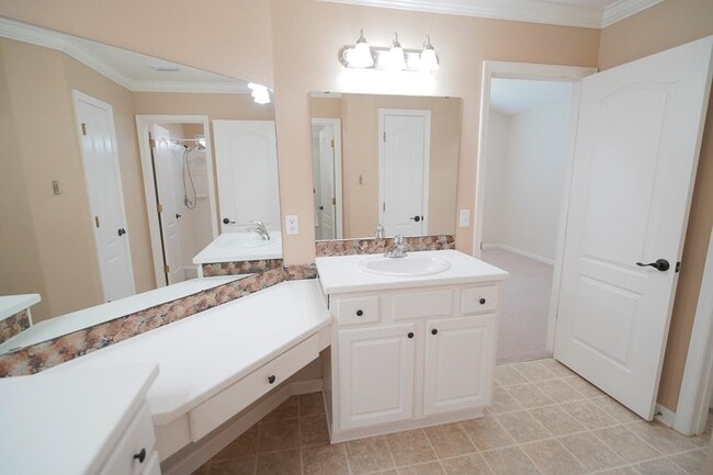 Building Photo - 9329 Tuscany Dr