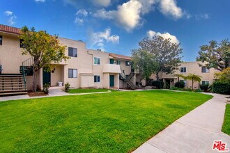 Building Photo - 6479 Kanan Dume Rd