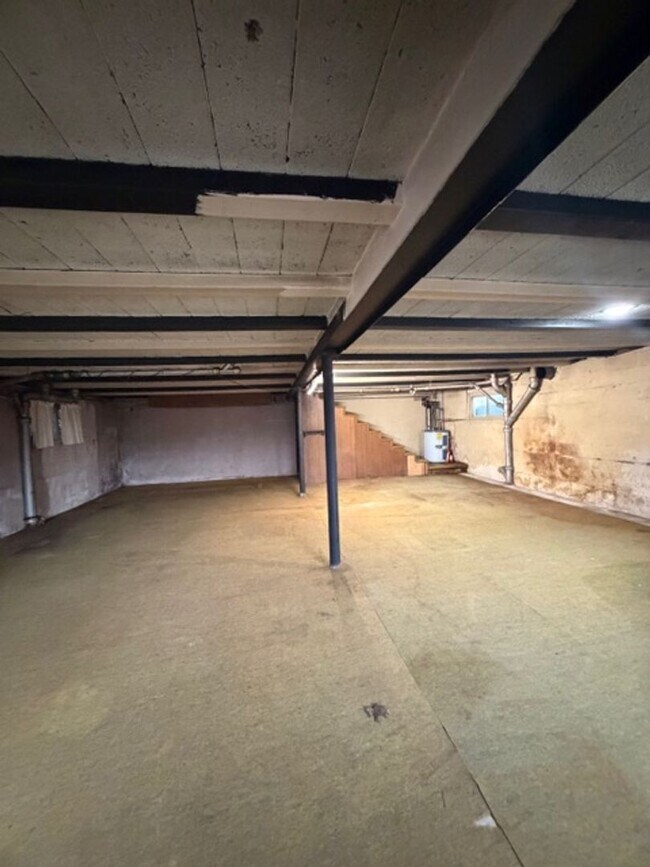 Building Photo - Maryville City  37801 - 3 bedroom, 2.5 bath home - Contact Debra Davis (865) 591-8281