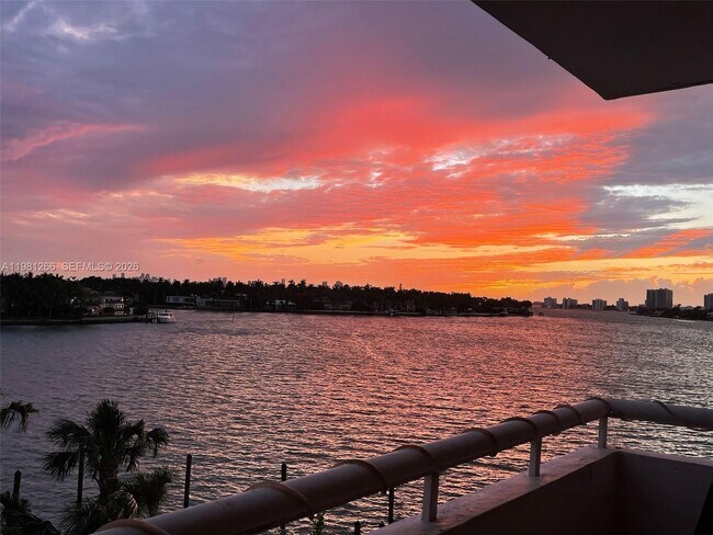 Building Photo - 6820 Indian Creek Dr