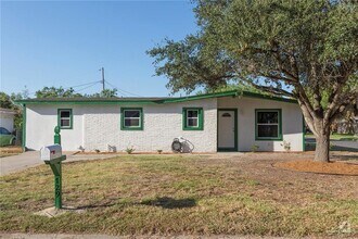 Building Photo - 729 Highland Ave