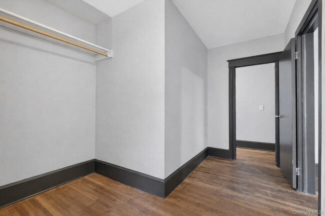 Building Photo - 148 Winnikee Ave