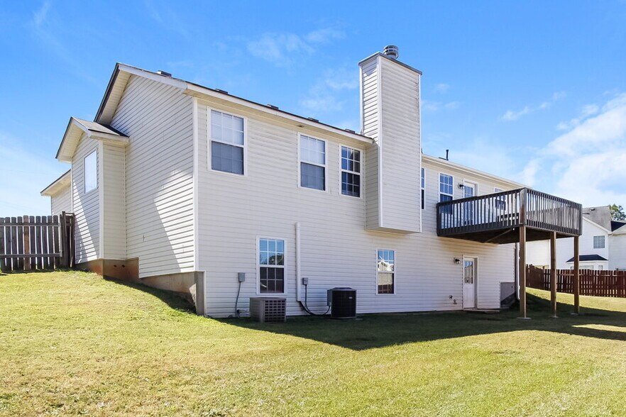 Building Photo - 714 Cherry Branch Cir