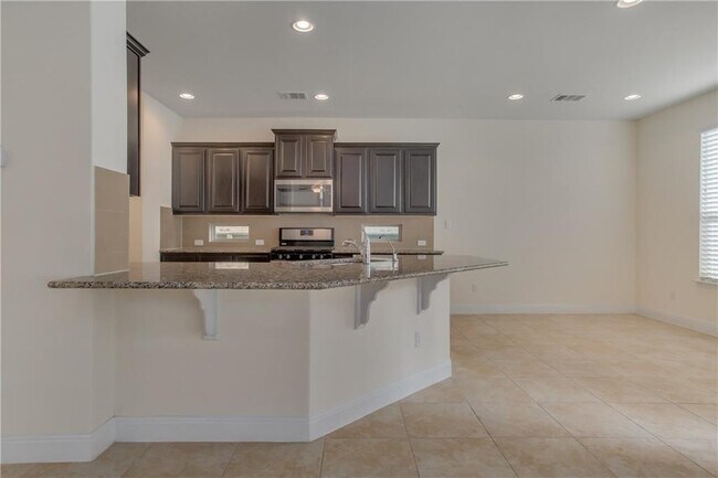 Building Photo - 3651 Sandy Brook Dr