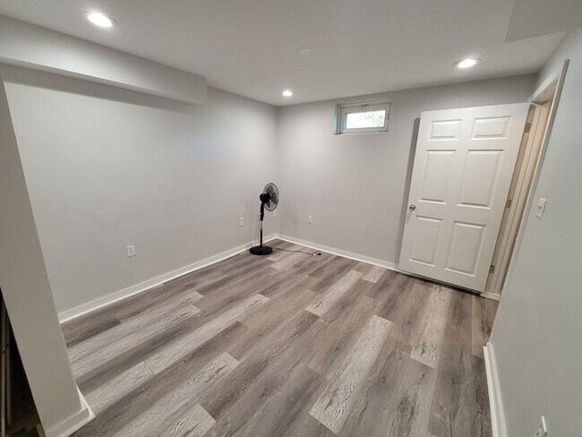 Building Photo - 17 Piermont St