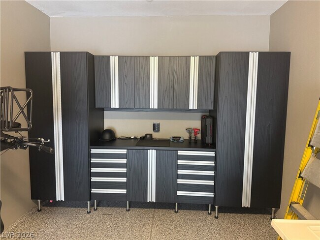 Building Photo - 11290 Hidden Peak Ave