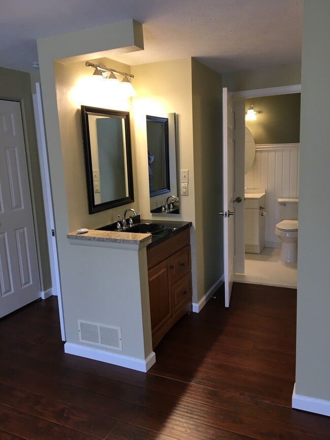 Bedroom 1 - 103 Shadowlawn Dr