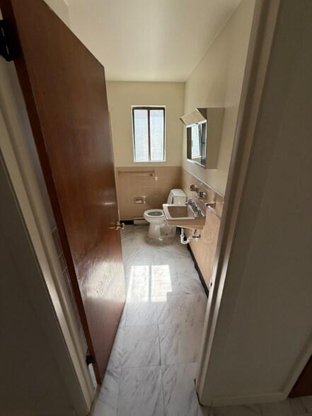 Building Photo - 67 Dallas Terrace