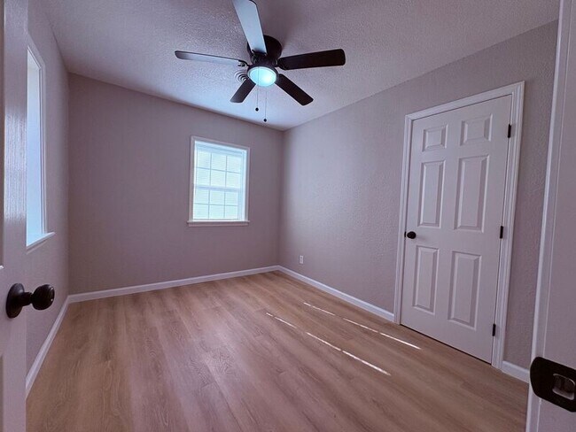 Building Photo - 8622 Walker Ave