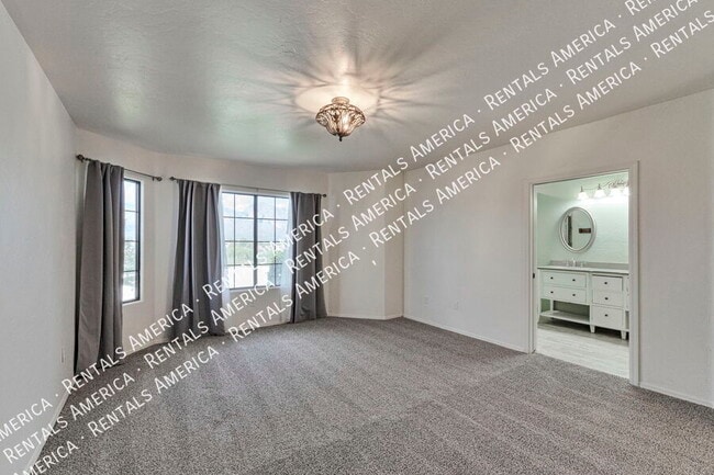 Building Photo - 10698 N Thunder Hill Pl