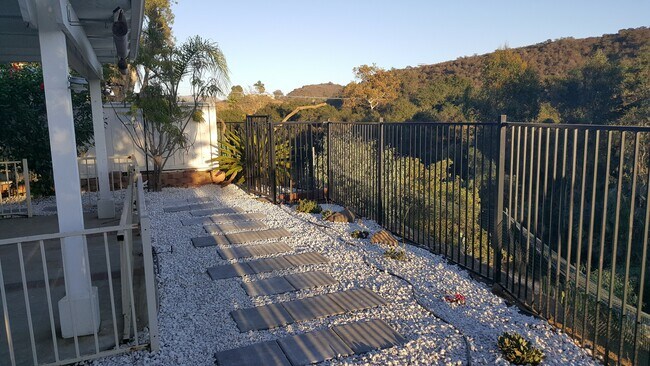 Building Photo - 1437 Green Oak Rd