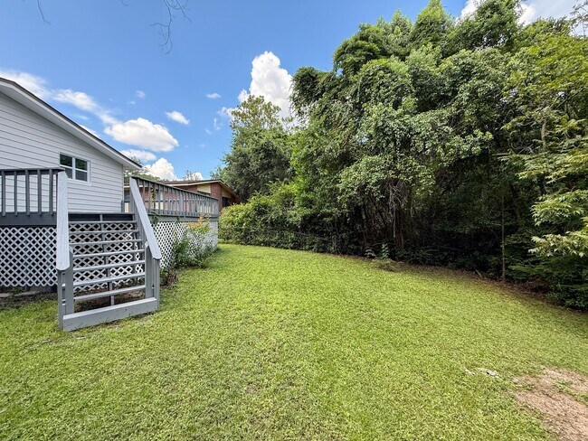 Building Photo - 5230 Springhill Dr