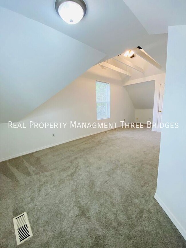 Building Photo - 1293 Purcell Ave