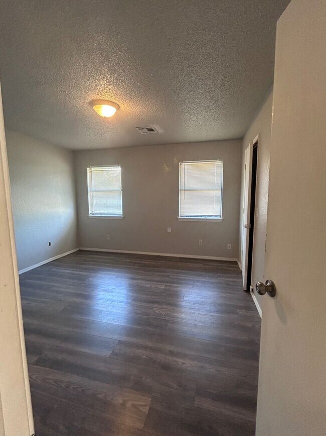 Building Photo - BELOW MARKET RENT!