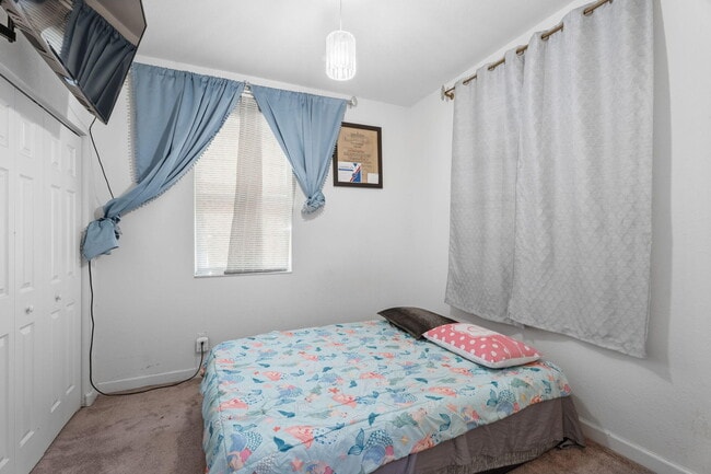 Building Photo - 5313 Ashley River Rd