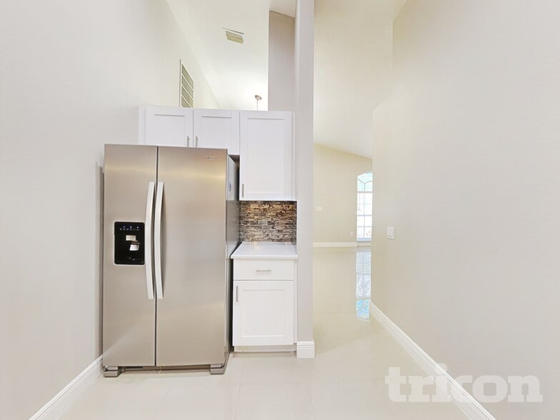 Building Photo - 30746 Birdhouse Dr