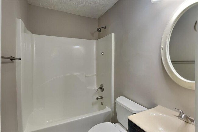 Building Photo - 5027 Wesleyan Dr