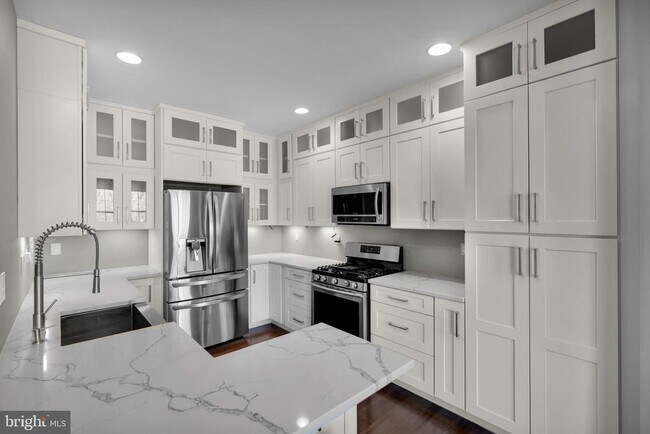Building Photo - 3200 Village Dr