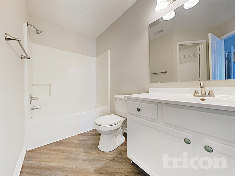 Building Photo - 10740 Snowdrop Way