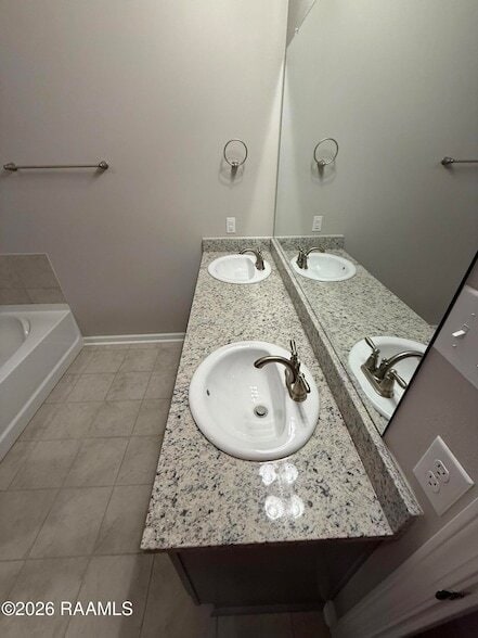 Building Photo - 401 Eastwood Dr