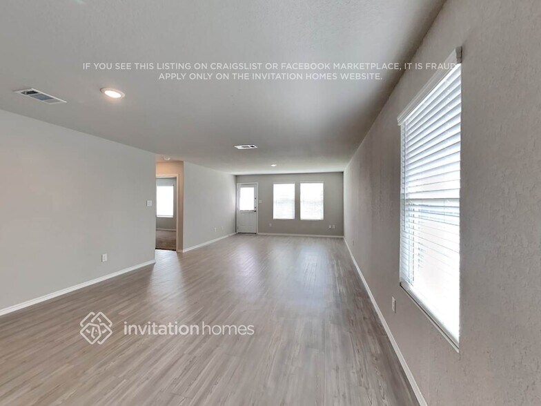 Building Photo - 122 Pasadena Pl