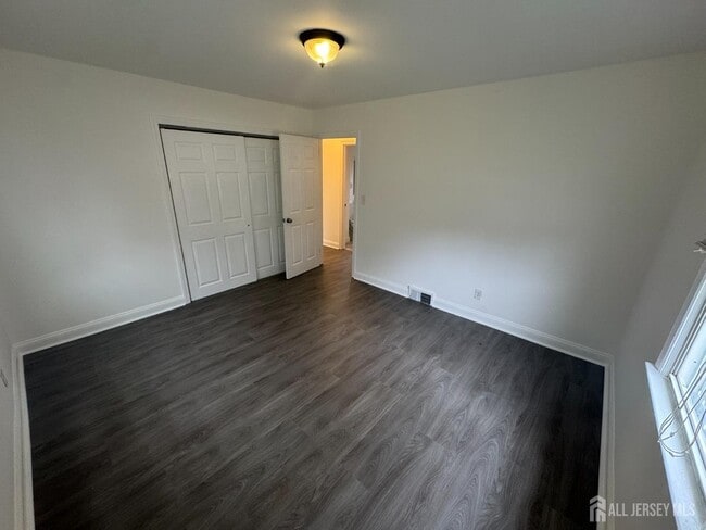 Building Photo - 51 Kenwood Terrace