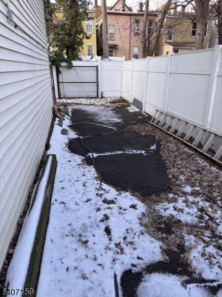 Building Photo - 81 N Day St