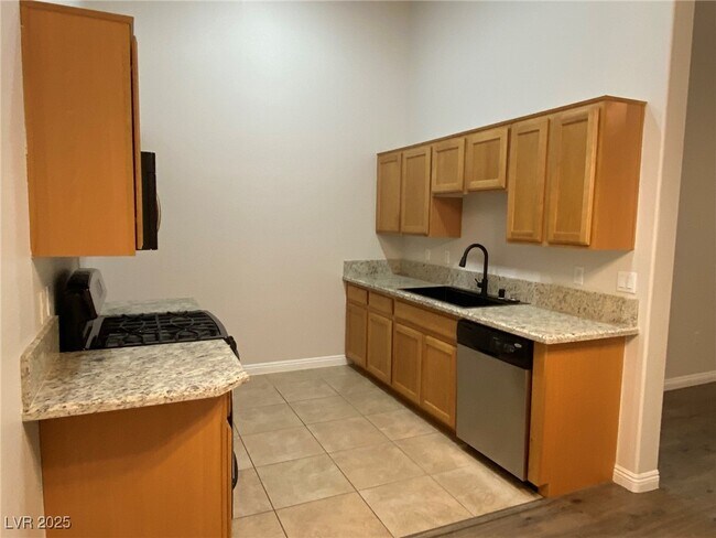 Building Photo - 8805 Jeffreys St