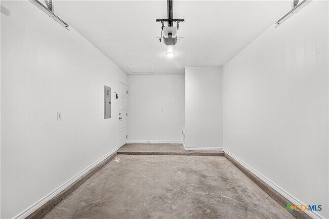 Building Photo - 1214 Concord Dr
