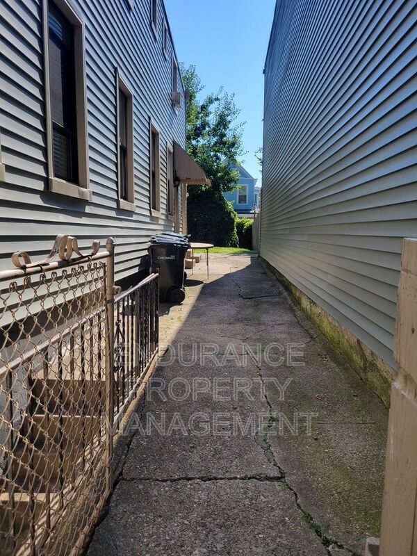 Building Photo - 538 Grand Ave