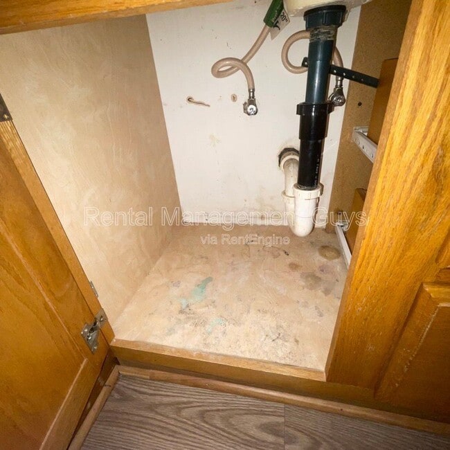 Building Photo - 3319 Longfellow Ave