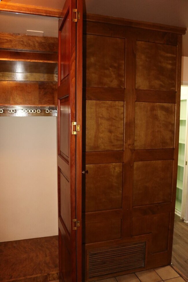 Building Photo - 19275 Symeron Rd