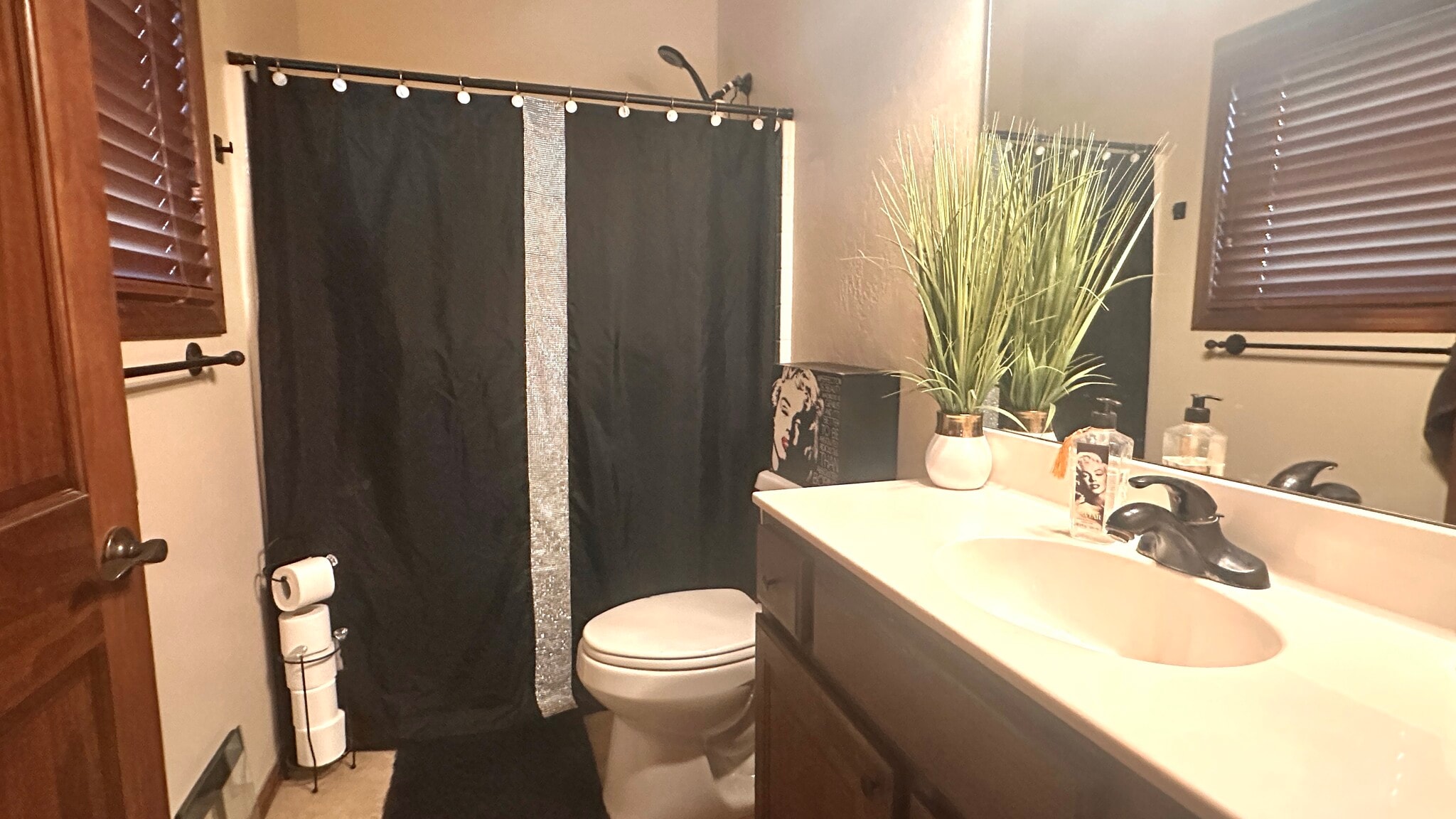 Building Photo - 2450 S White Mountain Rd