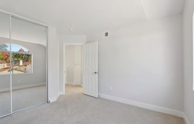 Building Photo - 16021 Augusta Dr