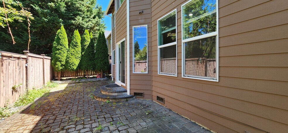 Building Photo - 2501 192nd Pl SE