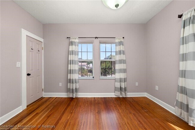 Building Photo - 1110 Hotiyee Ave