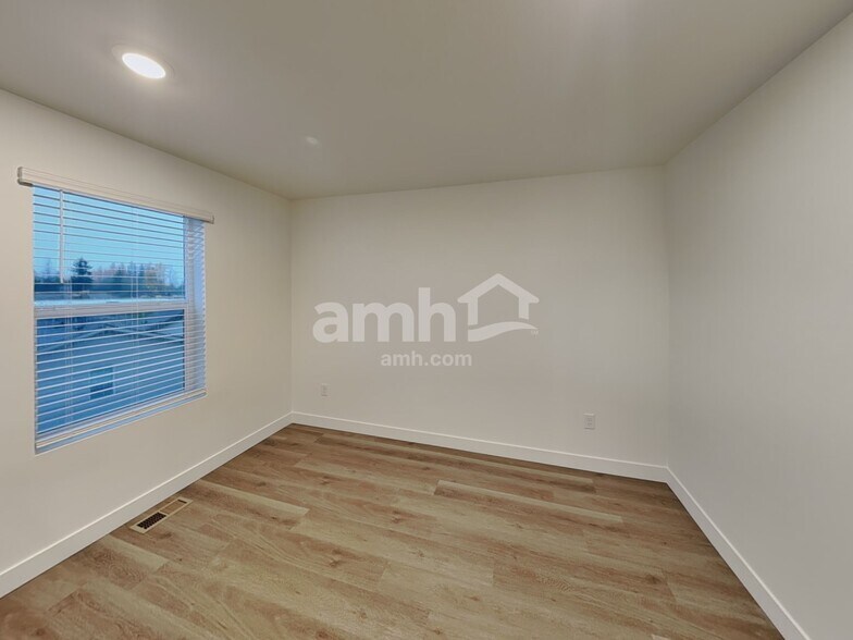 Building Photo - 8560 47th Pl NE