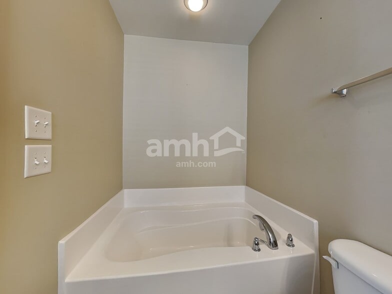 Building Photo - 10233 Broken Stone Ct