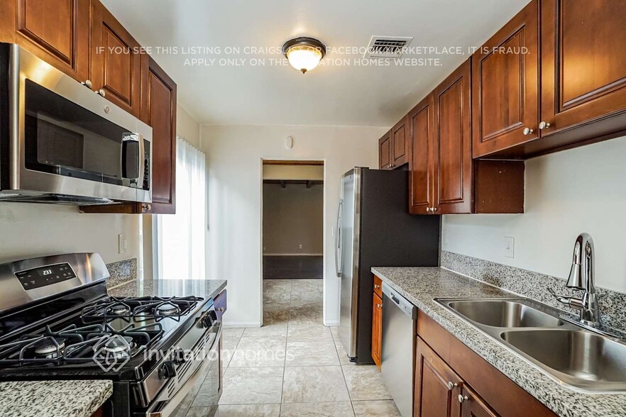 Building Photo - 7943 Newcastle Ave