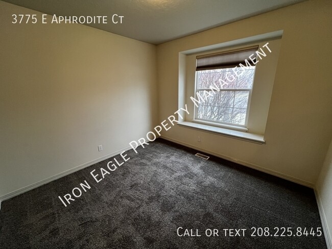 Building Photo - 3775 E Aphrodite Ct