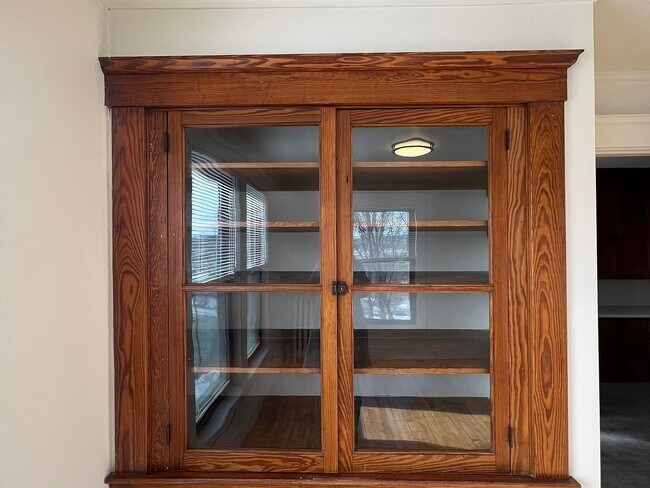 Building Photo - 248 N Main St