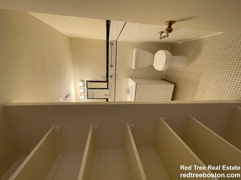 Building Photo - 101 Monmouth St