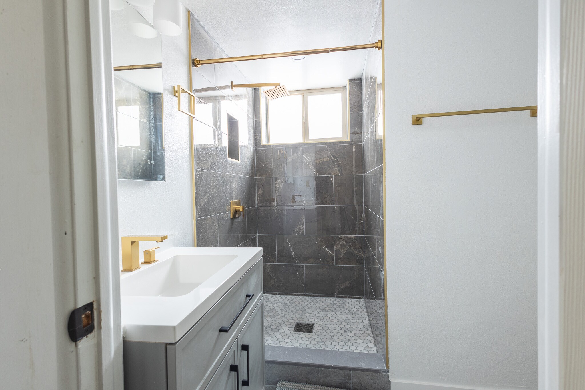 Building Photo - 4431 Fillmore St