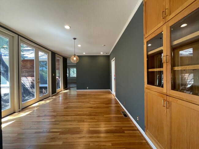 Building Photo - 15480 Peach Hill Rd