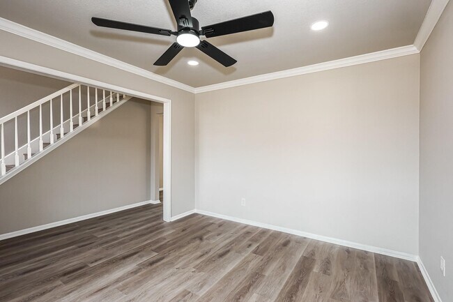 Building Photo - 18703 Evergreen Falls Dr