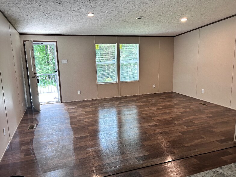 Building Photo - 2642 Forbes Rd